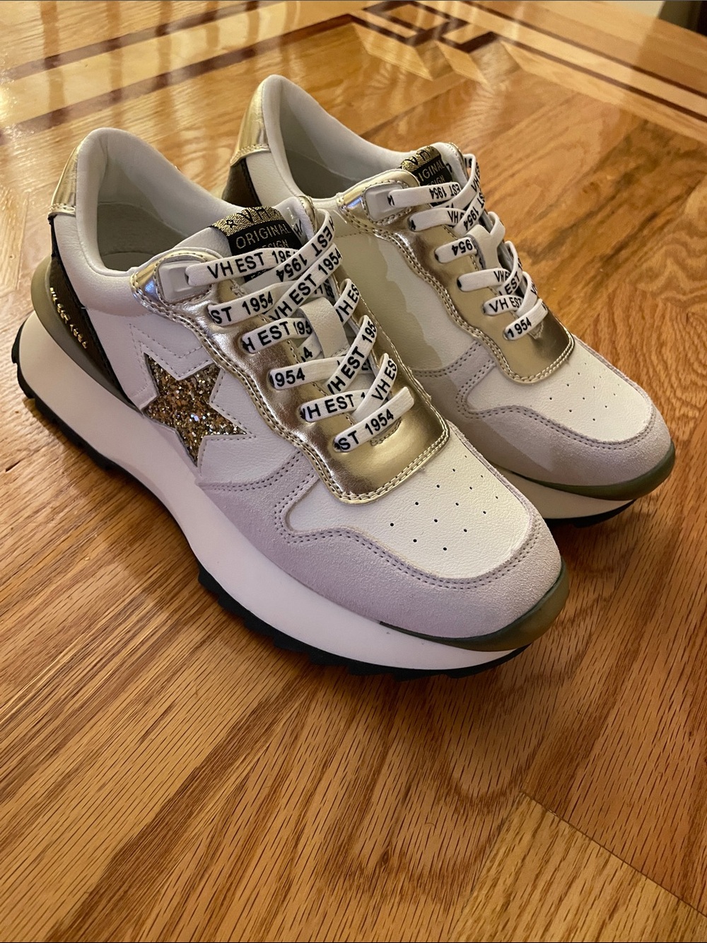 Vintage Havana “Major” White and Gold Platform Sneakers with Glitter Star